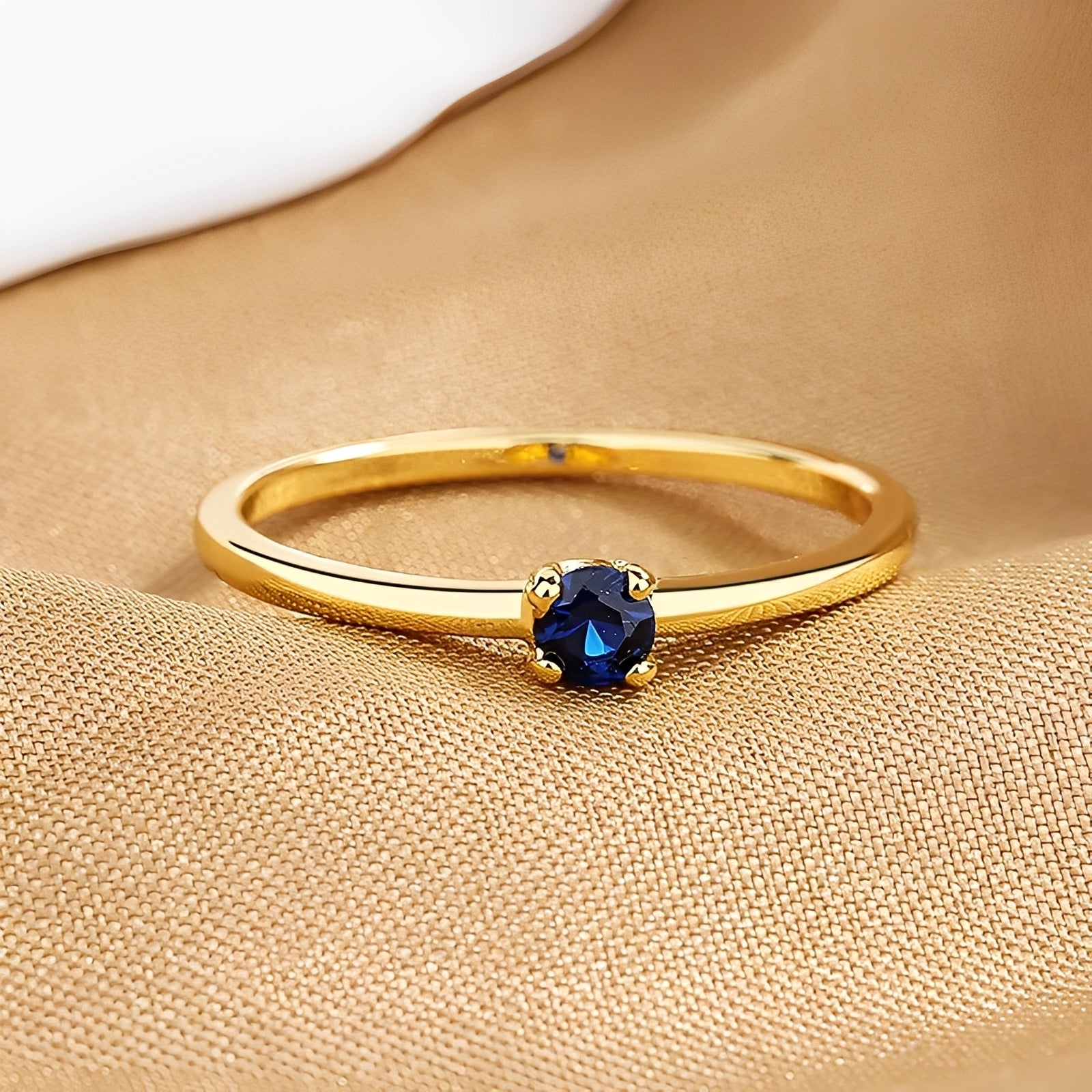 Rowena – Anillo apilable de piedra de nacimiento