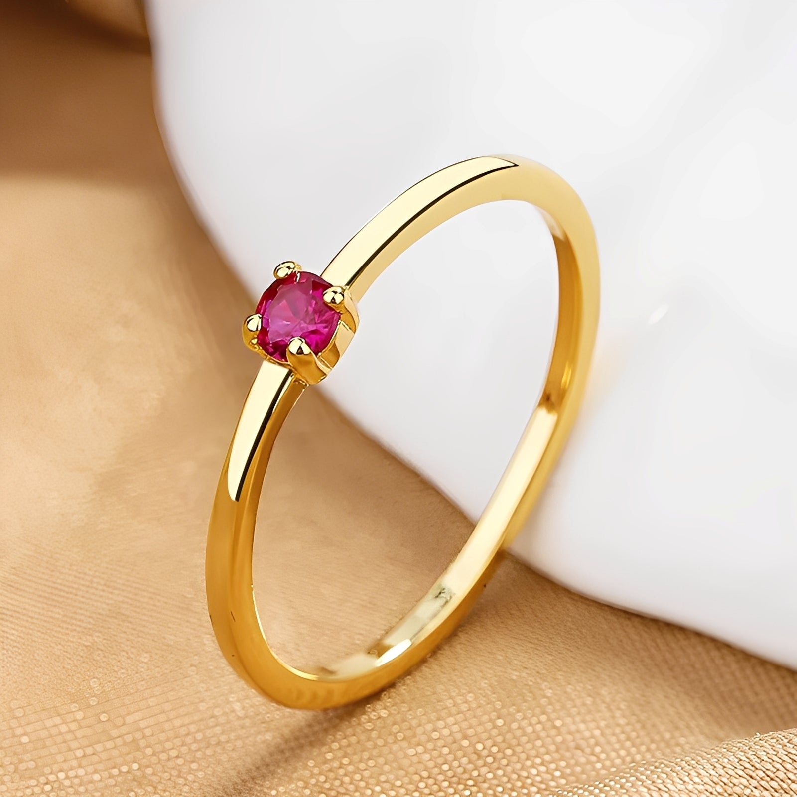 Rowena – Anillo apilable de piedra de nacimiento