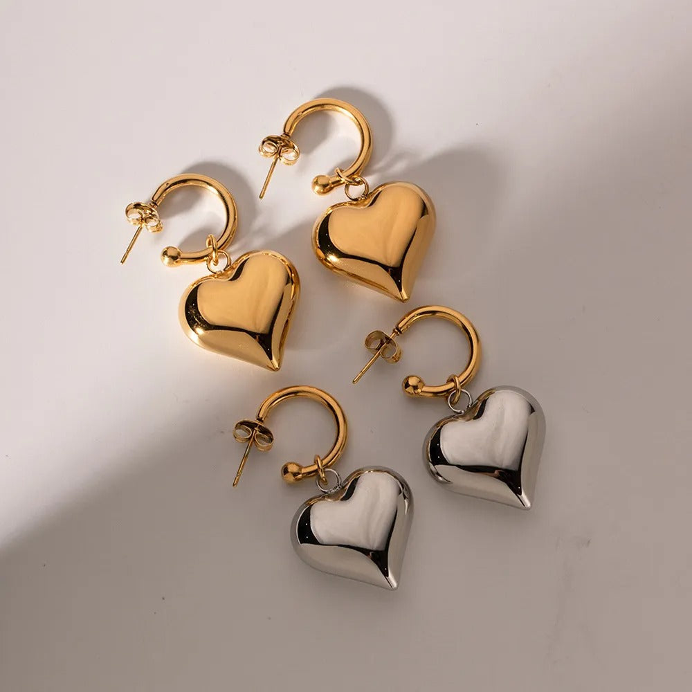 Liza – Pendientes colgantes en forma de corazón dorados
