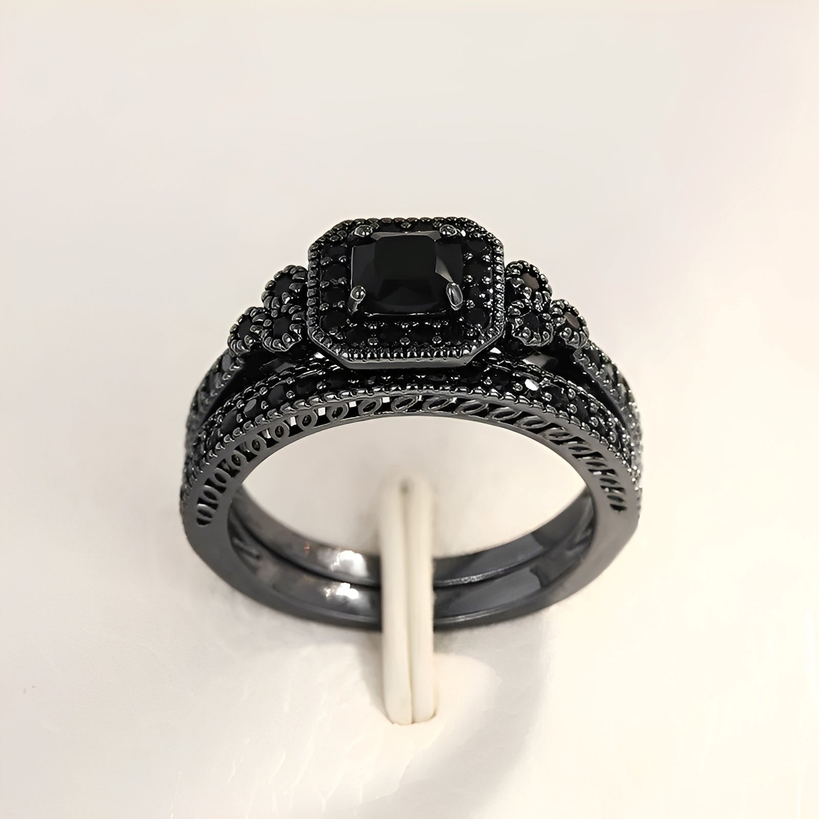Adrian – Conjunto de anillos vintage en negro