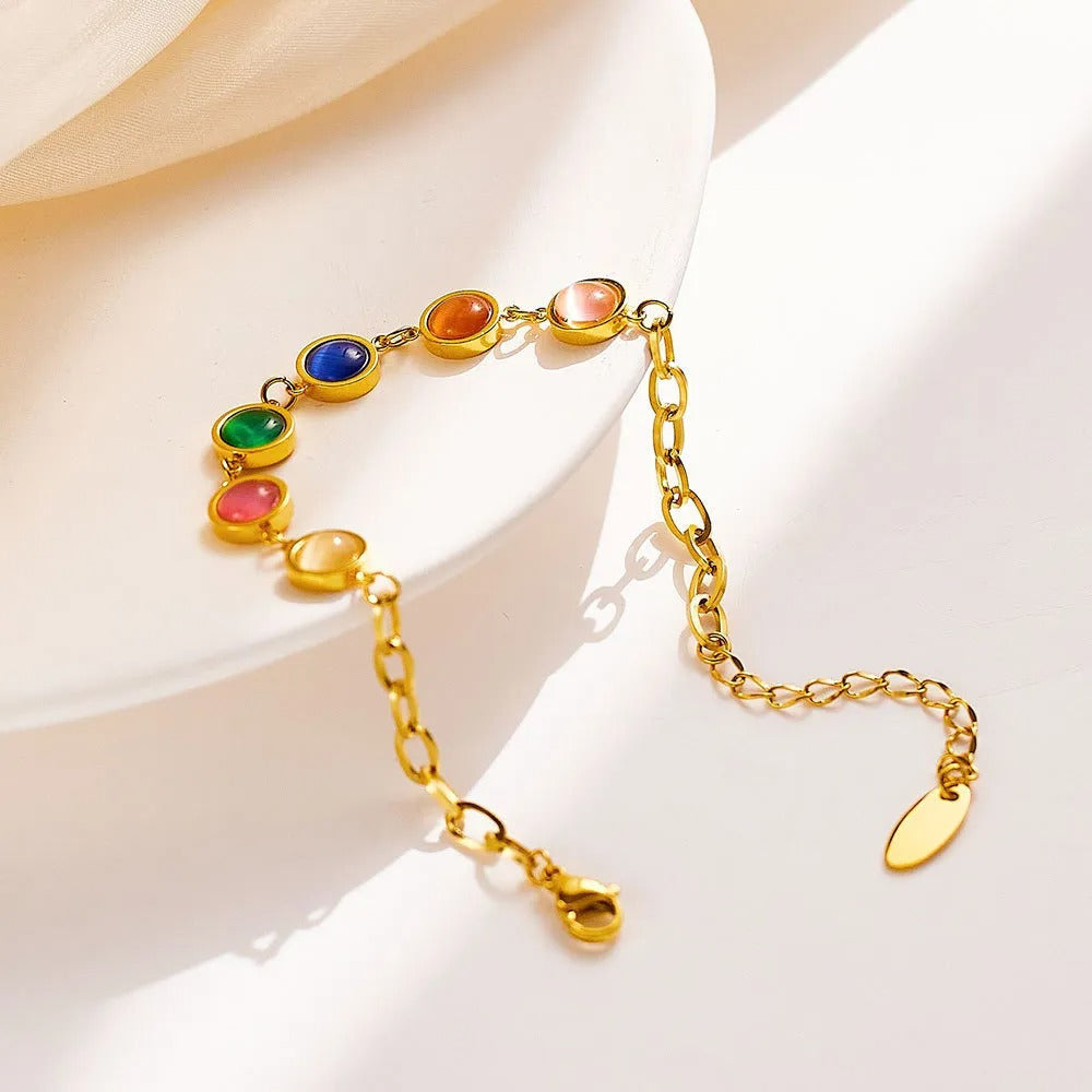 Maisie – Pulsera Dorada con Piedra de Color