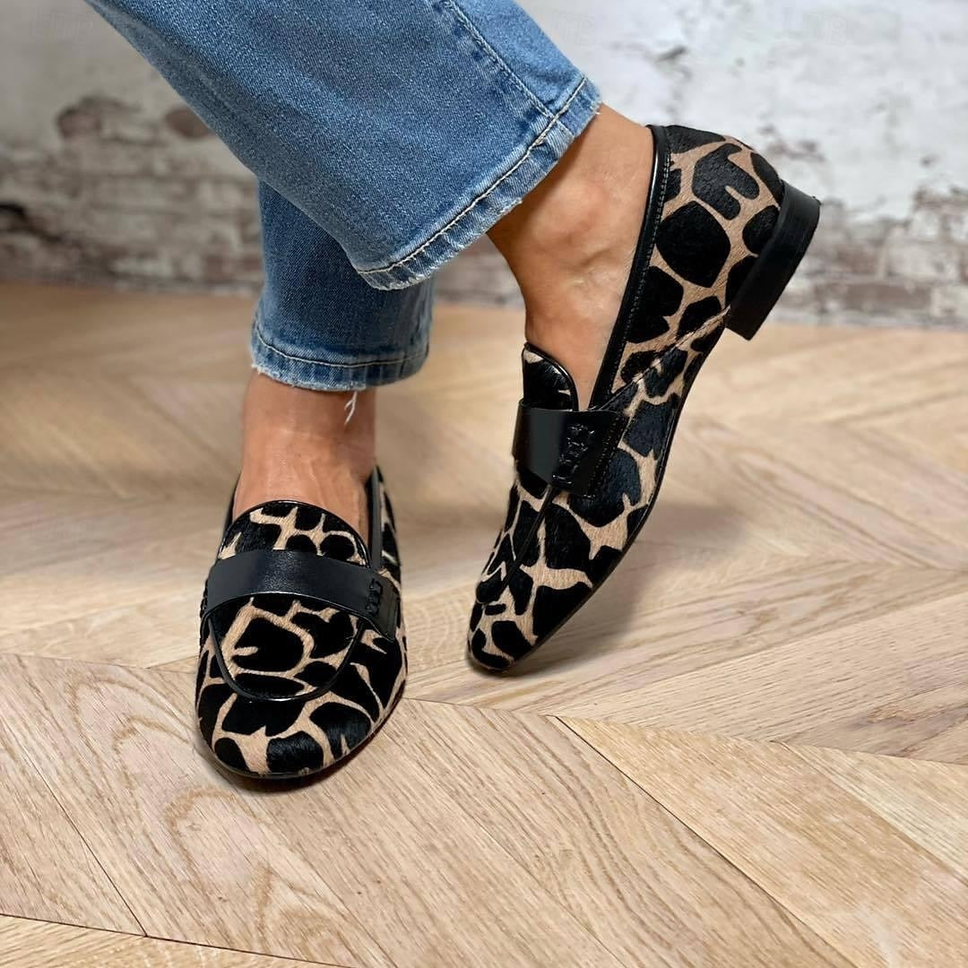 Katherina - Mocasines para damas con detalles negros