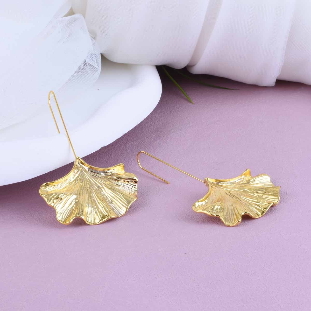 Bliss – Pendientes de pétalos vintage dorados