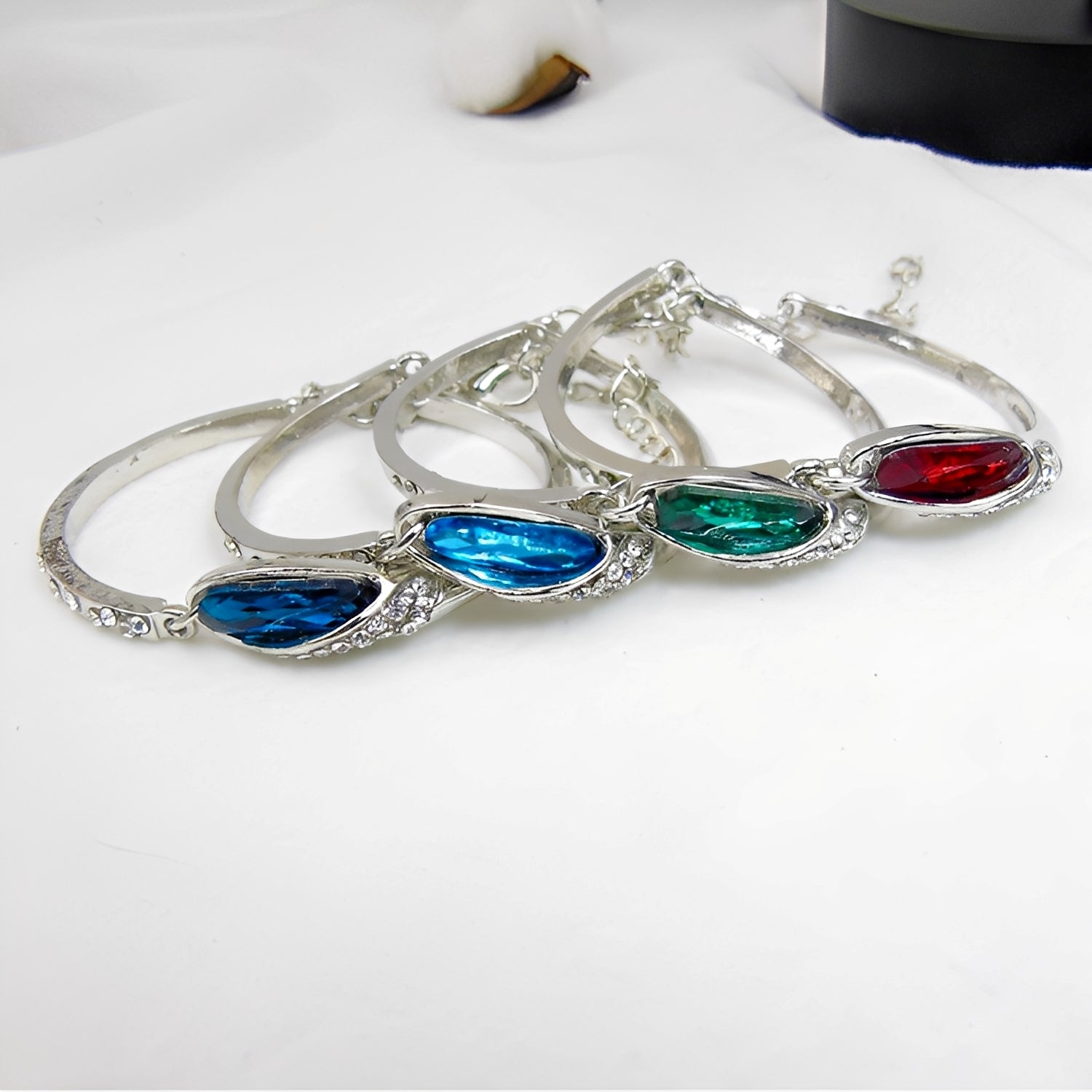 Miku – Pulsera elegante adornada con zafiros