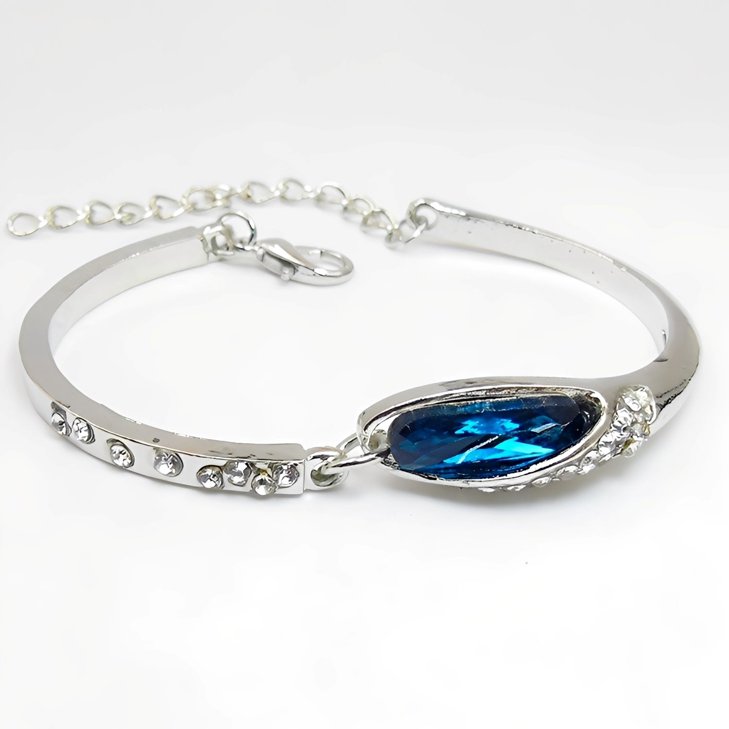Miku – Pulsera elegante adornada con zafiros