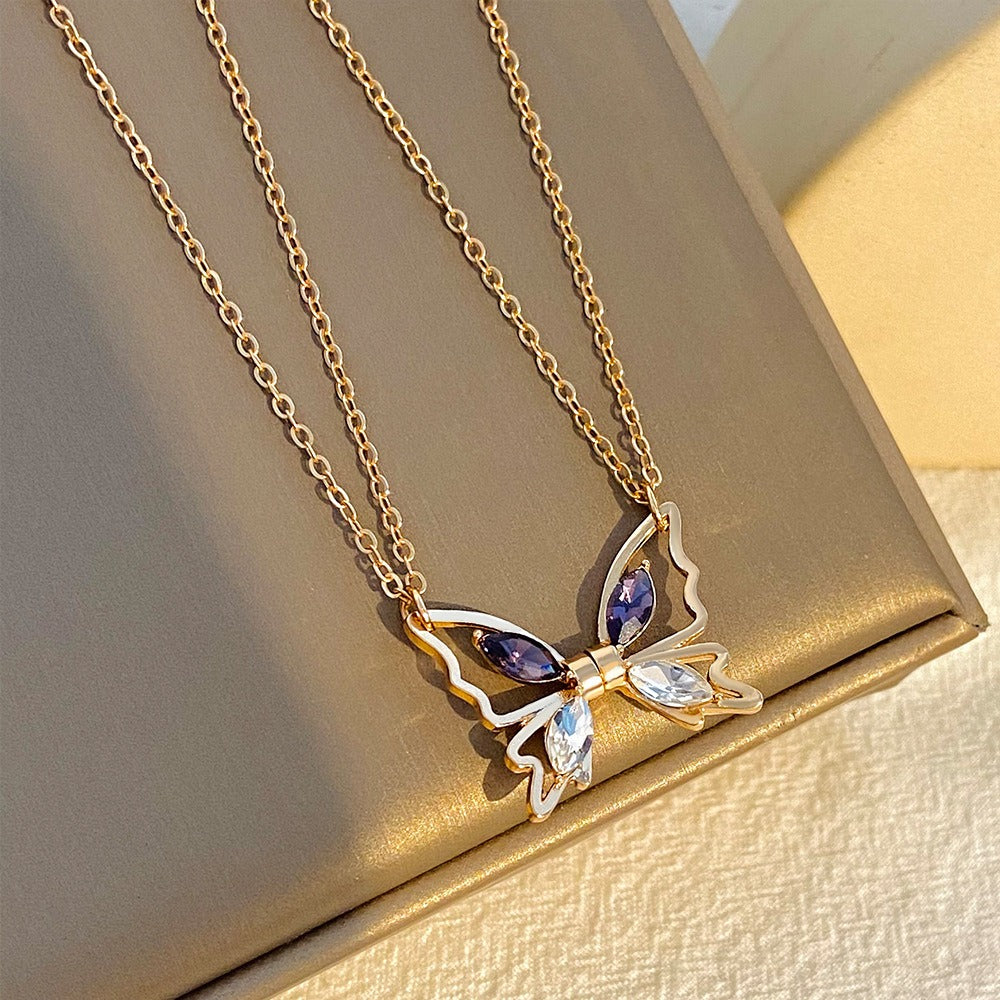 April – Collar Mariposa Magnético en Oro