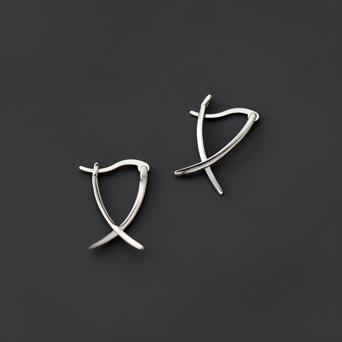 Vanny – Pendientes de cruz de oro elegante