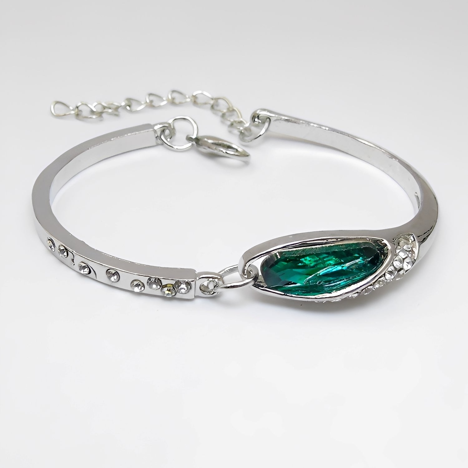 Miku – Pulsera elegante adornada con zafiros