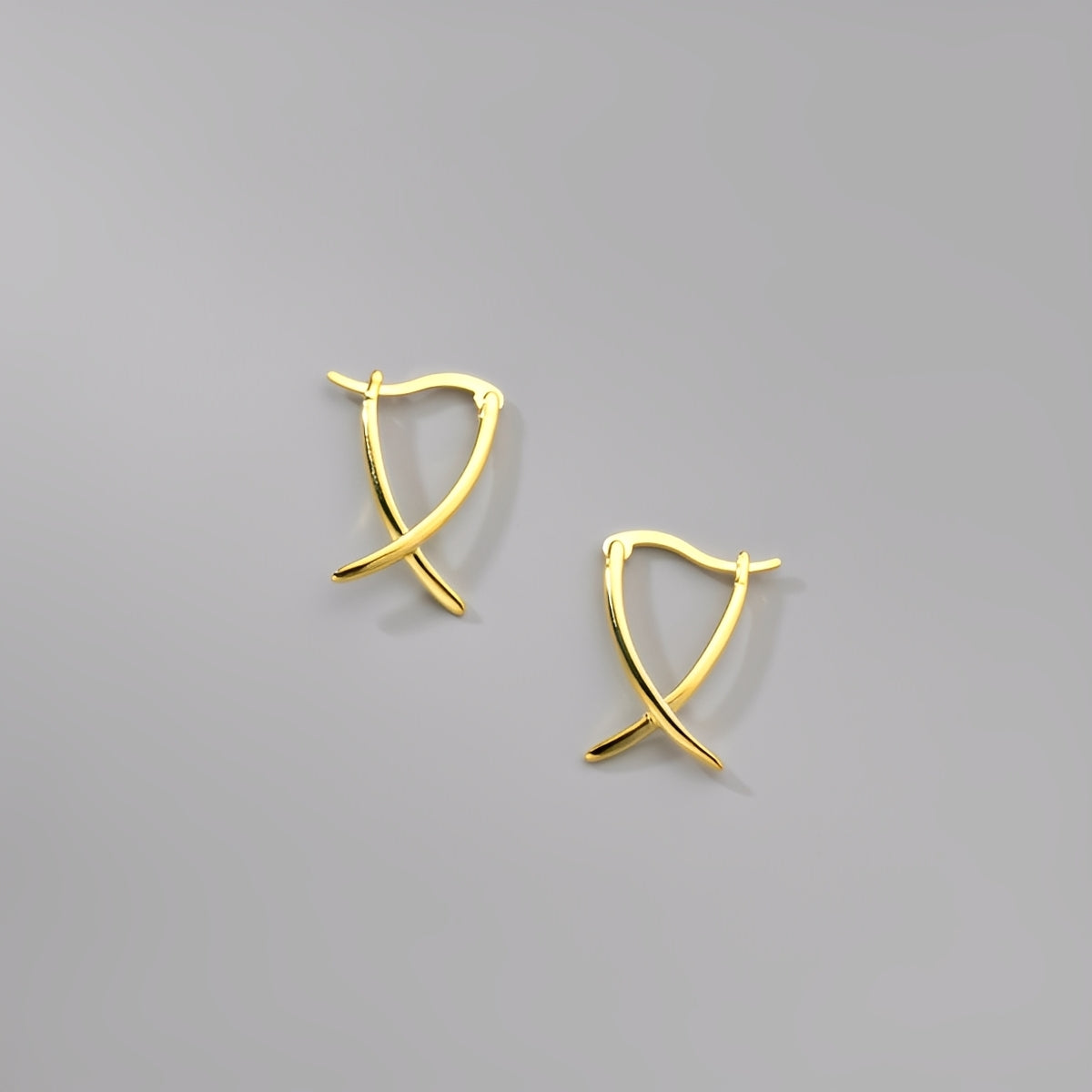 Vanny – Pendientes de cruz de oro elegante