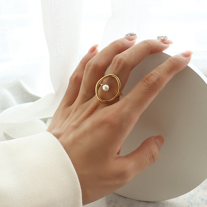 Rana – Anillo de Oro con Perla de Agua Dulce Ovalada