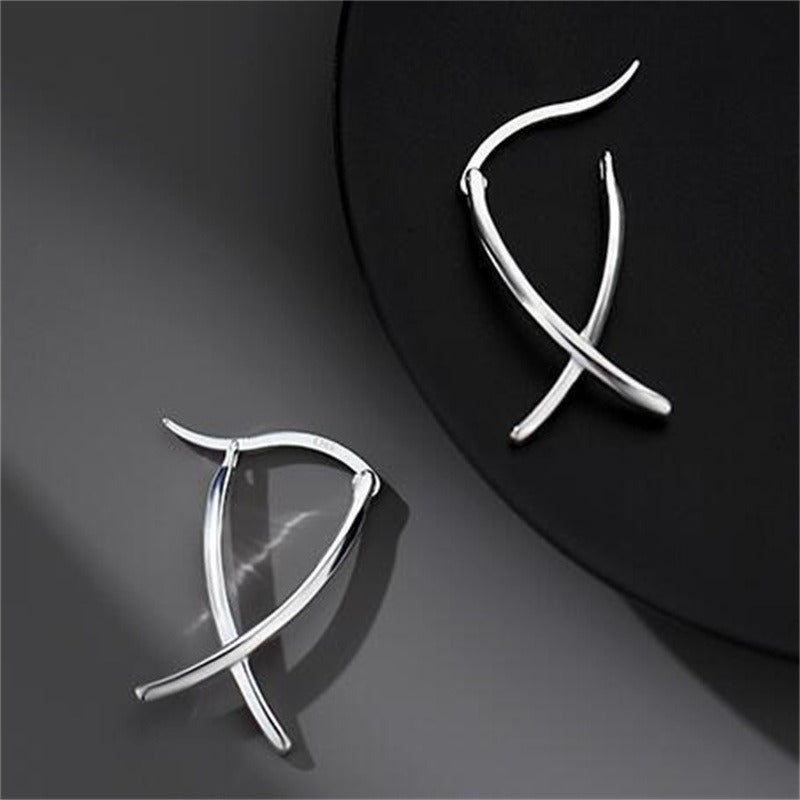 Emilie – Pendientes elegantes con líneas cruzadas