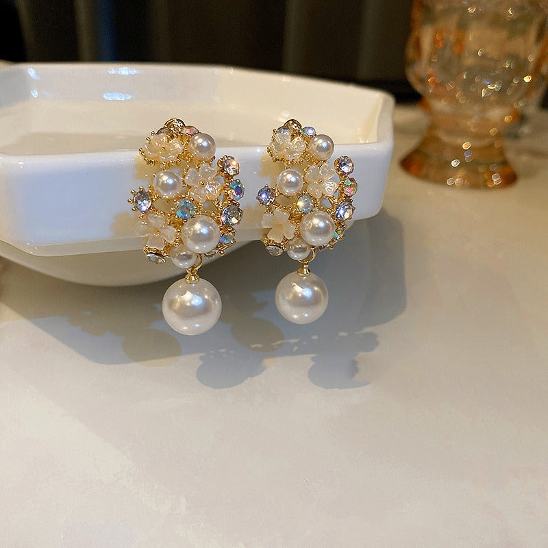 Kaori – Pendientes de flor elegante y perla