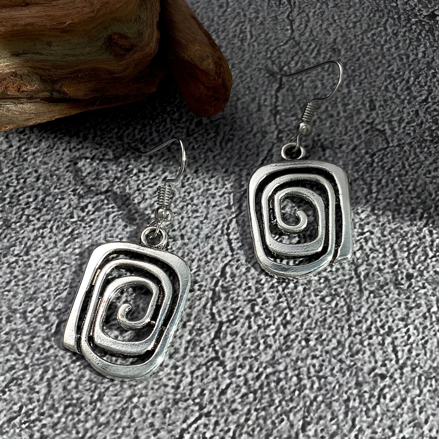 Kaia – Pendientes Boho en plata con diseño en espiral