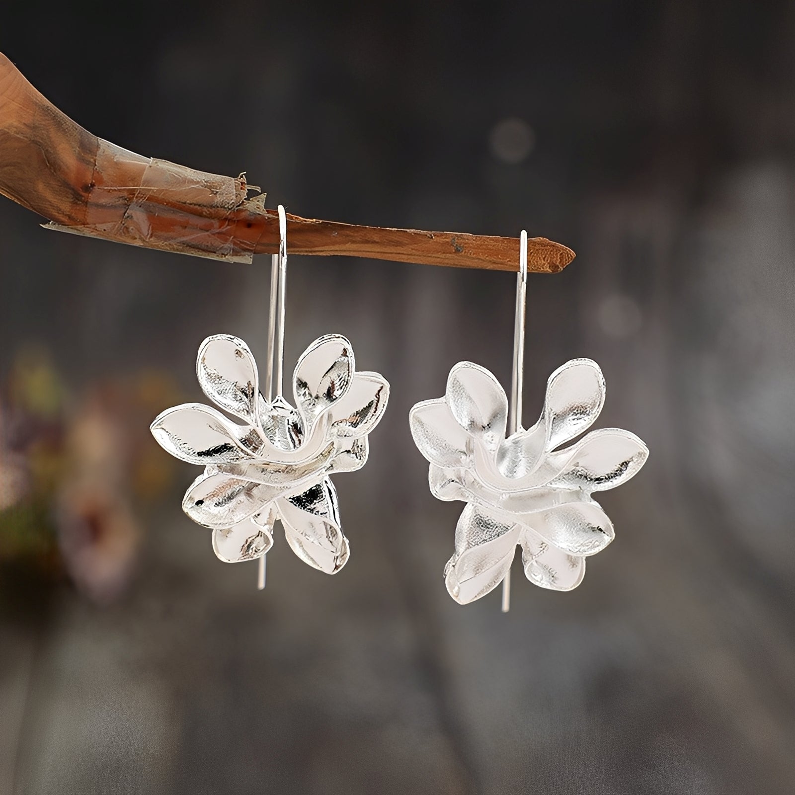 Chary – Pendientes vintage de flores plateadas