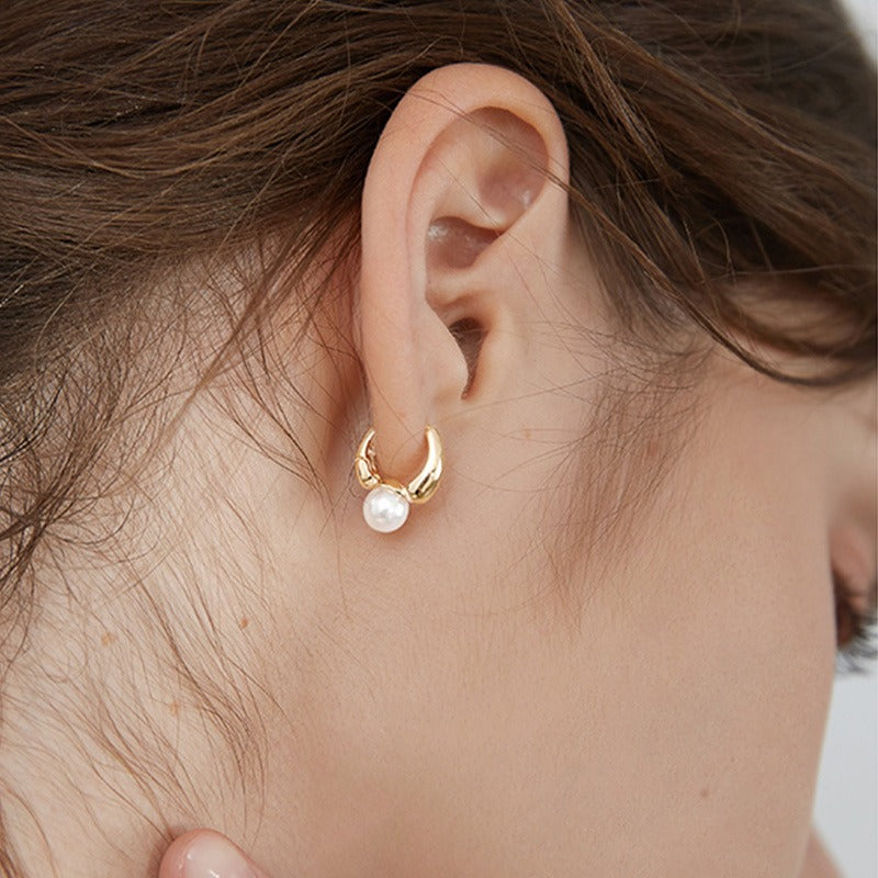 Maelle – Pendientes dorados con una sola perla