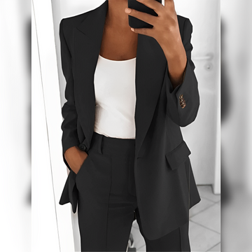 Mara – Elegante Traje de Mujer
