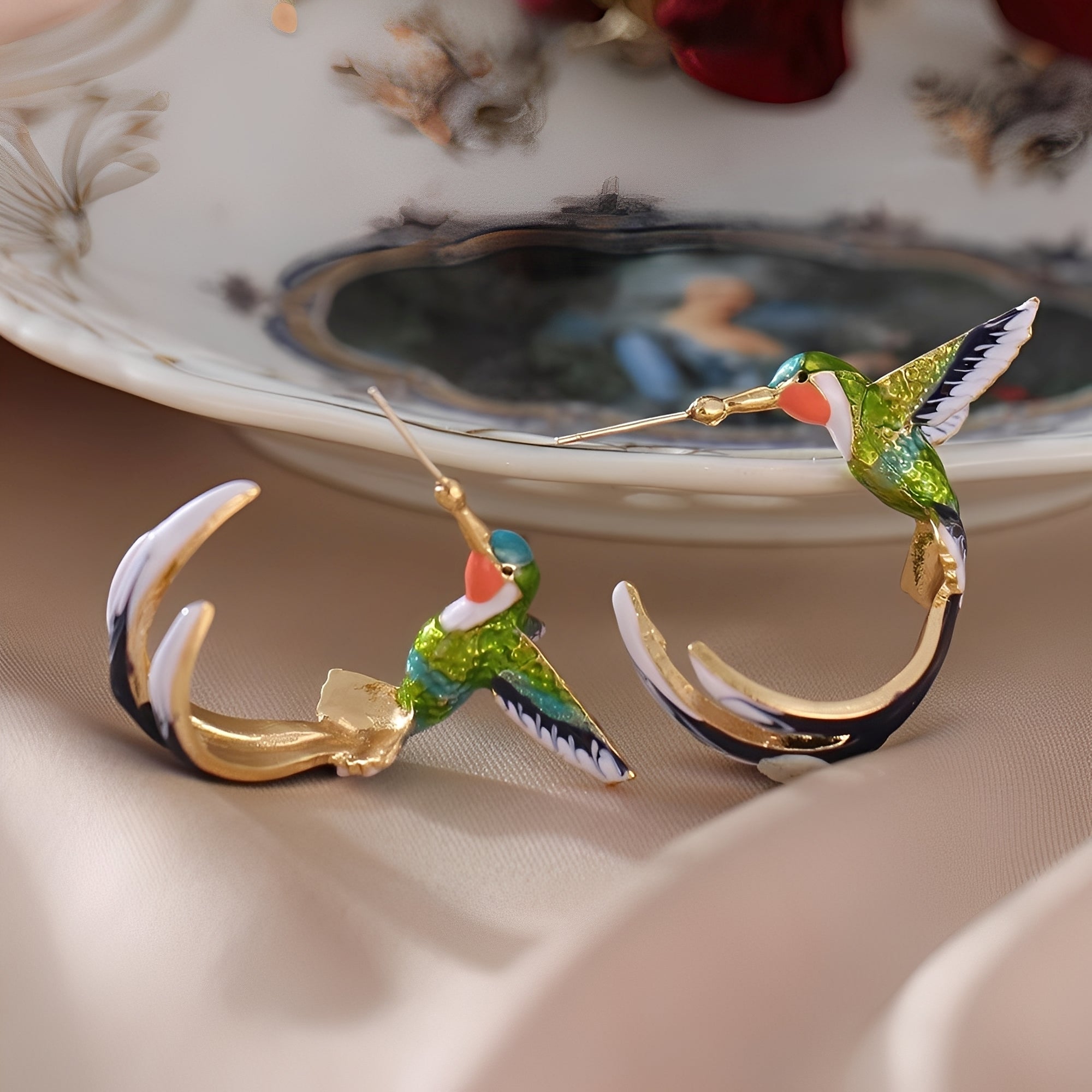 Wendy – Aros de colibrí esmaltados vintage