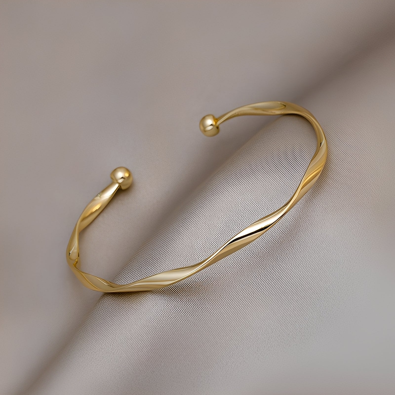 Lara – Pulsera Elegancia Oro