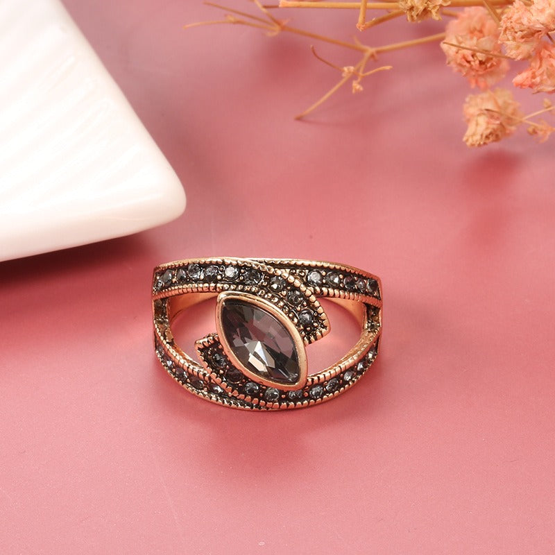 Amena – Anillo Elegante de Cristal Negro