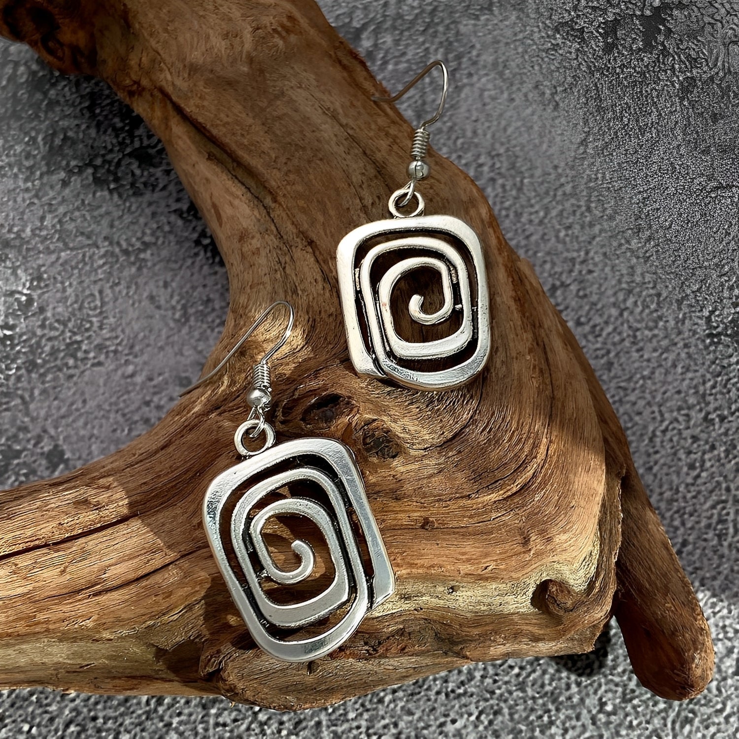 Kaia – Pendientes Boho en plata con diseño en espiral