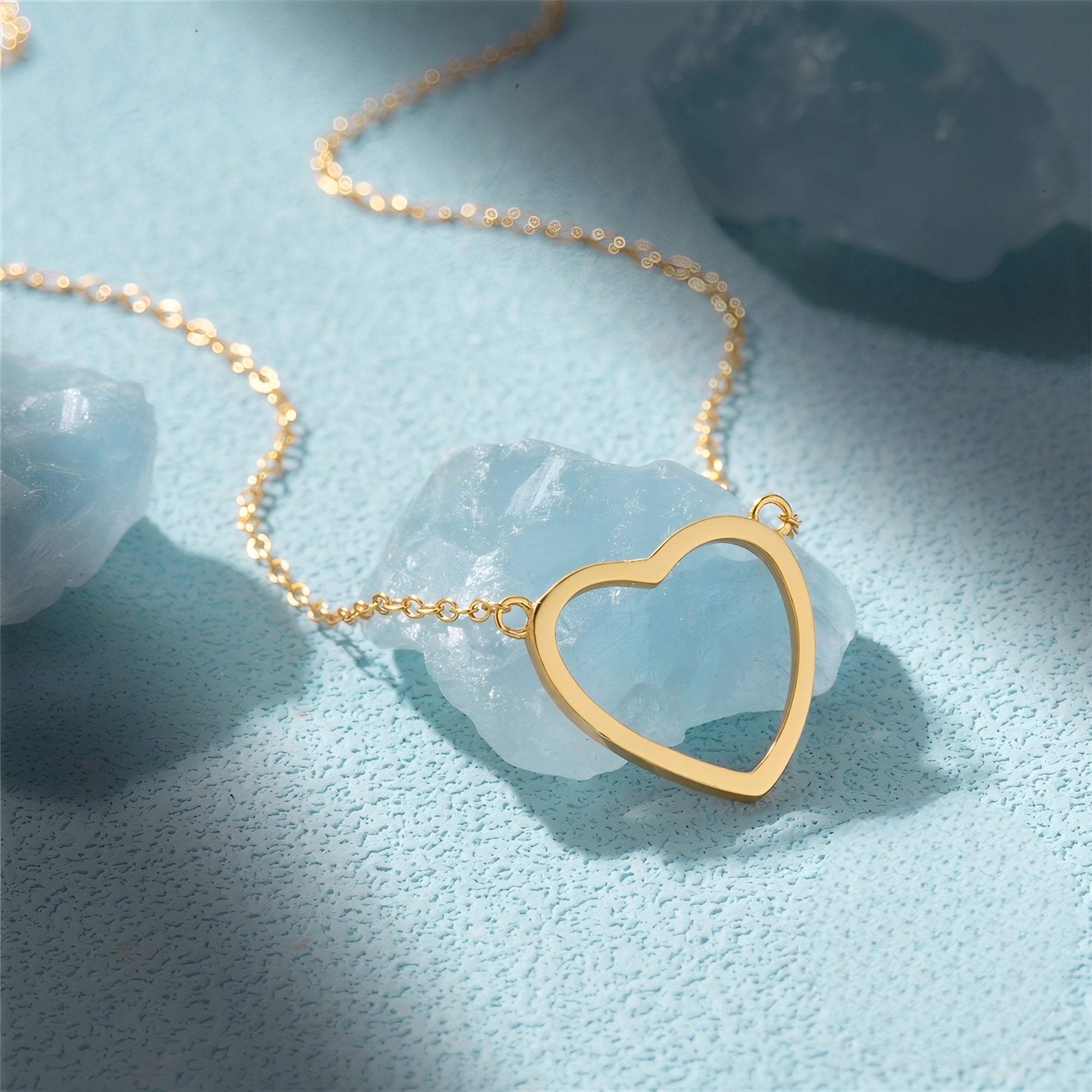 Mika – Cadena colgante en forma de corazón delicada dorada