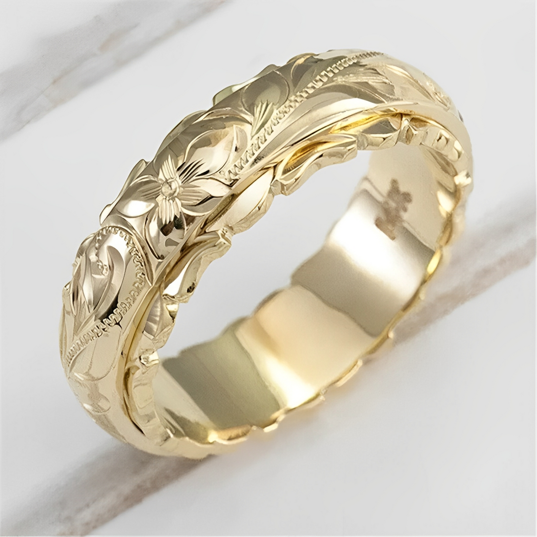 Floria – Anillo de flor vintage dorada