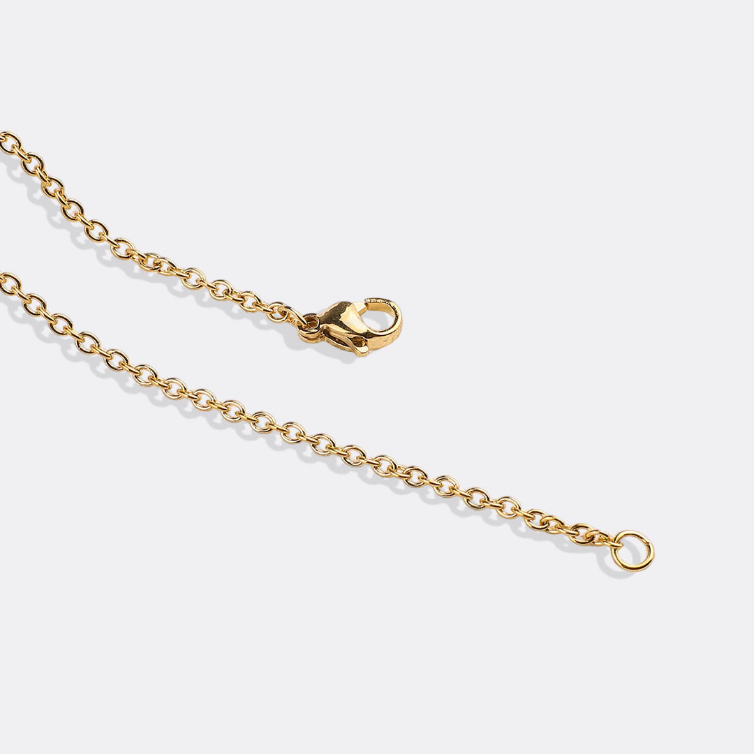 Inez – Collar con inicial declarativa