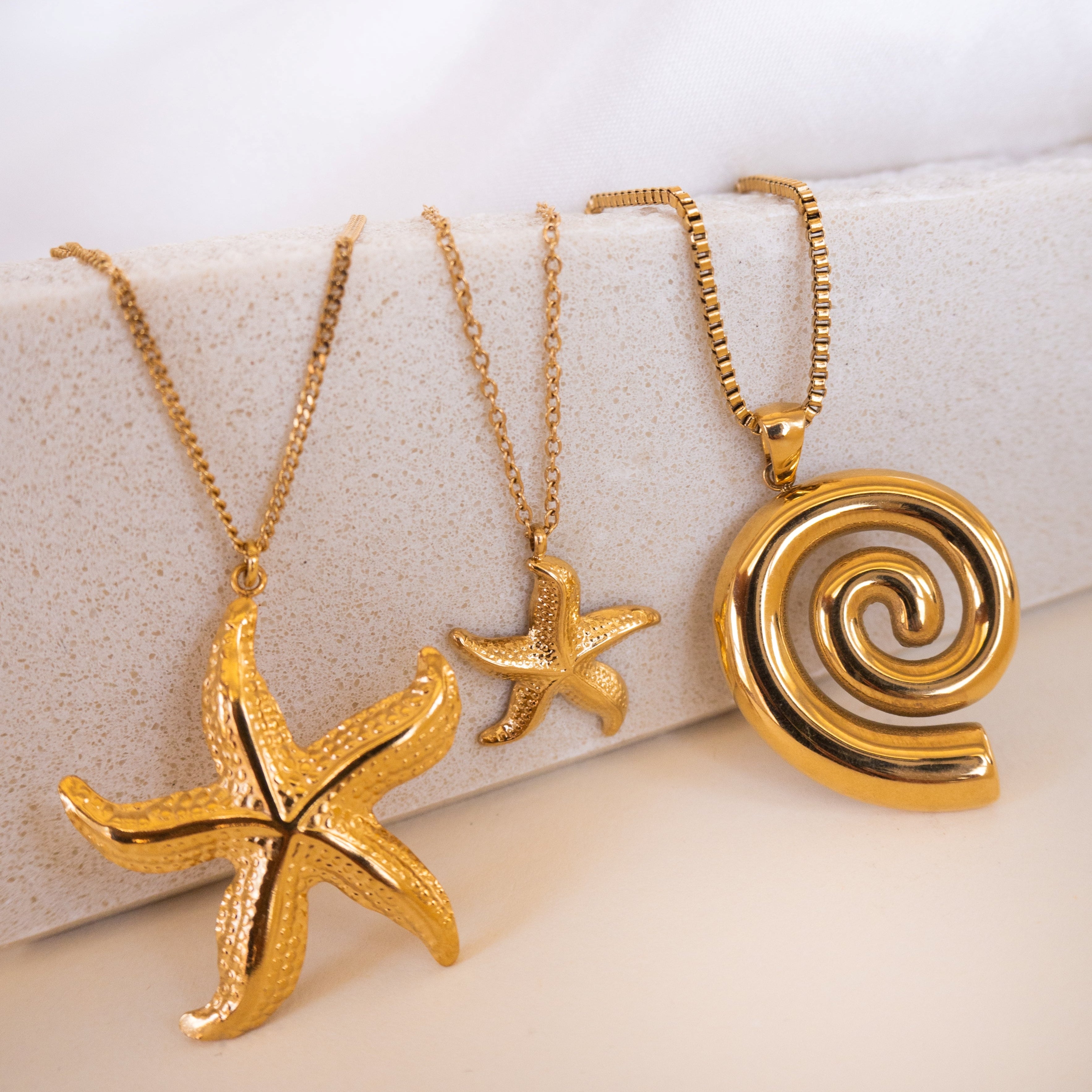 Collar de Estrella de Mar Dorada