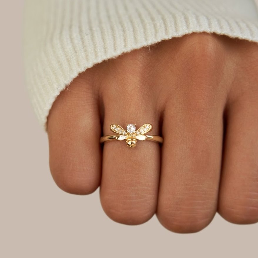 Laila - Anillo de cristal y abeja de oro