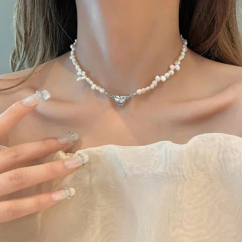 Alix – Collar Corto de Perlas Love Magnet