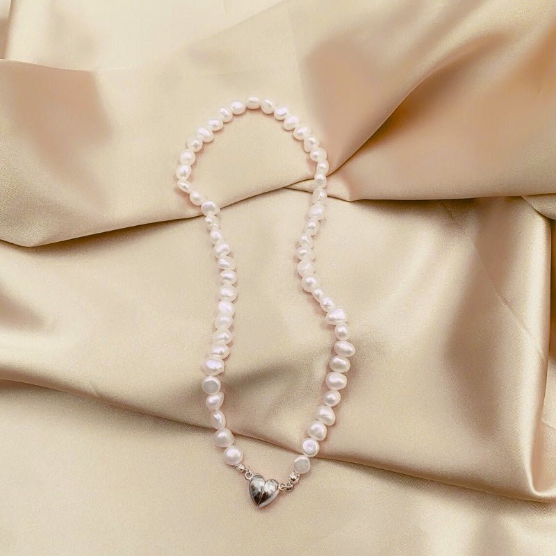 Alix – Collar Corto de Perlas Love Magnet