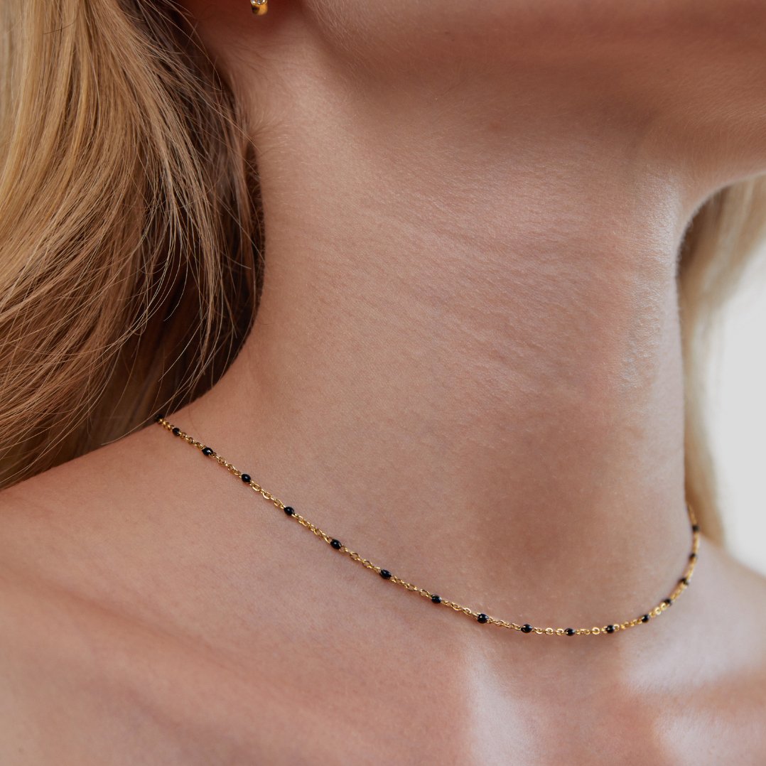 Yara – Elegante collar de perlas negras