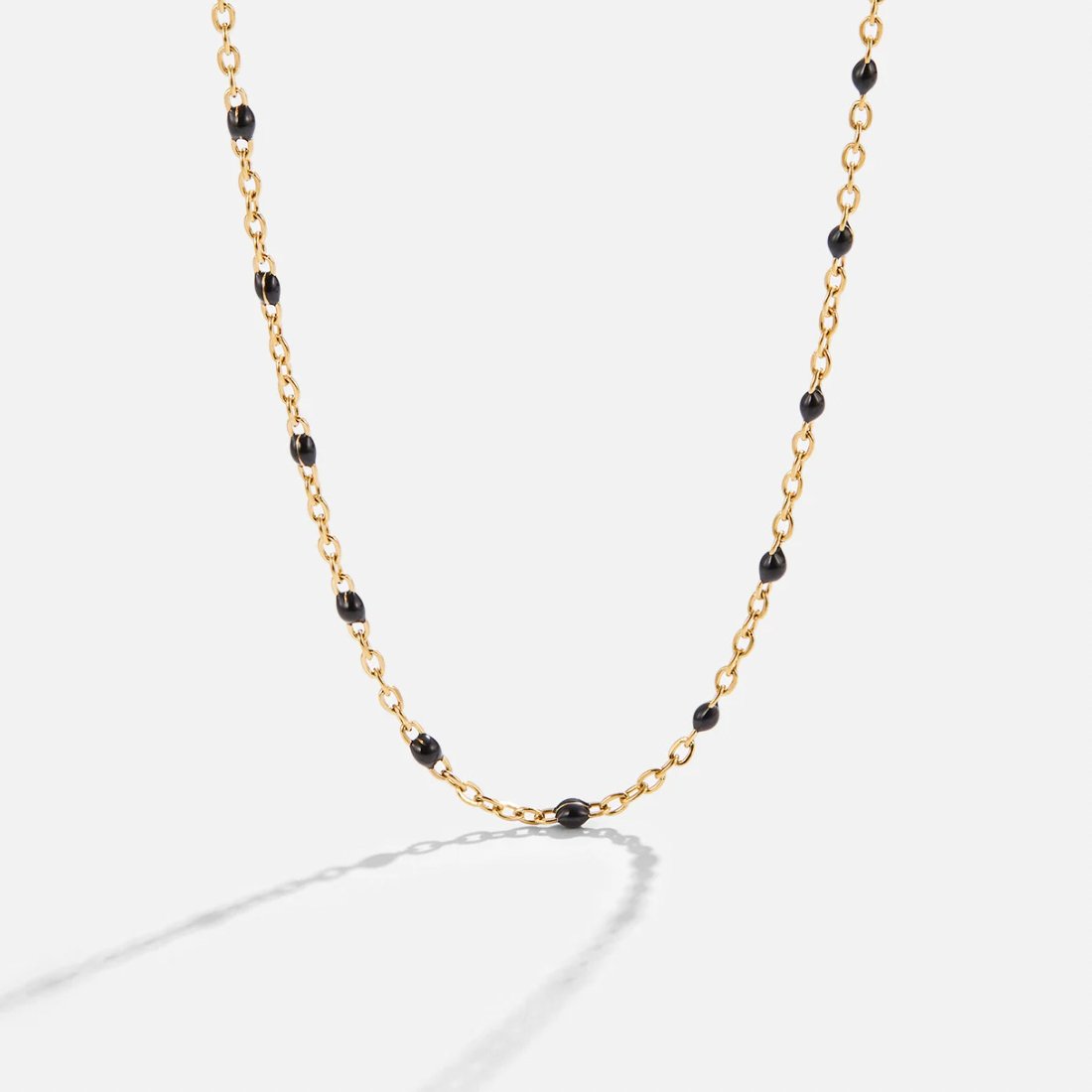Yara – Elegante collar de perlas negras