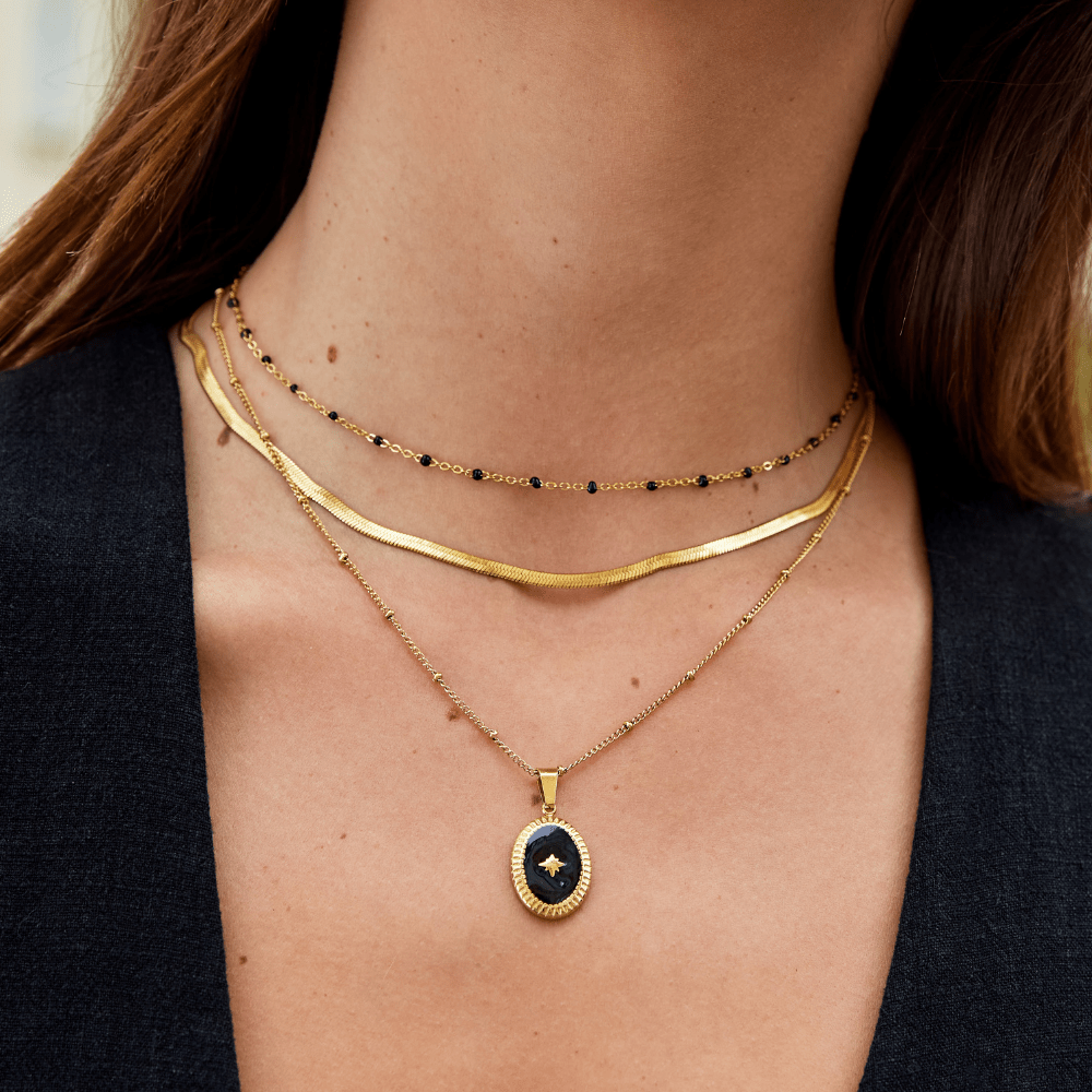 Yara – Elegante collar de perlas negras