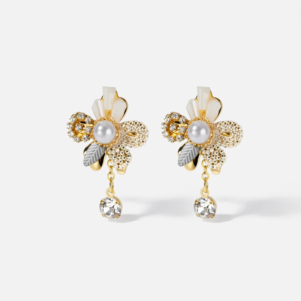 Pendientes de flores de perlas y borlas de cristal