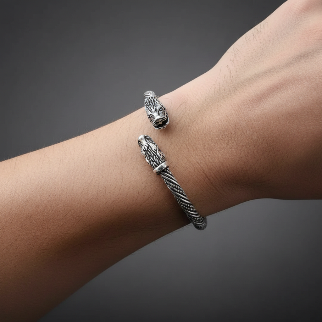 Ragnar – Pulsera vikinga en aspecto de plata antigua para hombres
