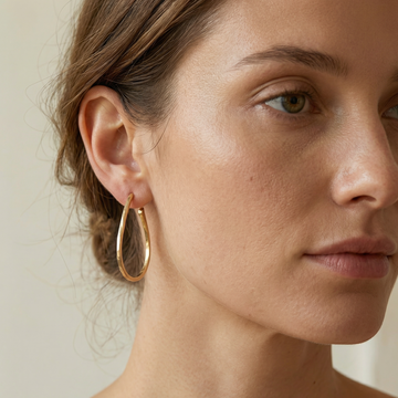 Livia – Aros Elegantes de Oro Vintage