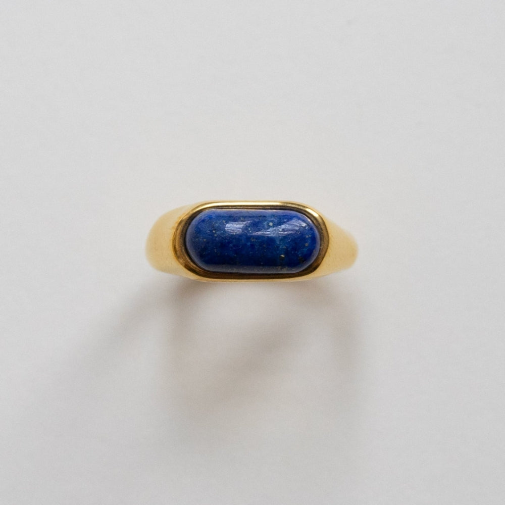 Aria - Anillo de oro liso con piedra azul