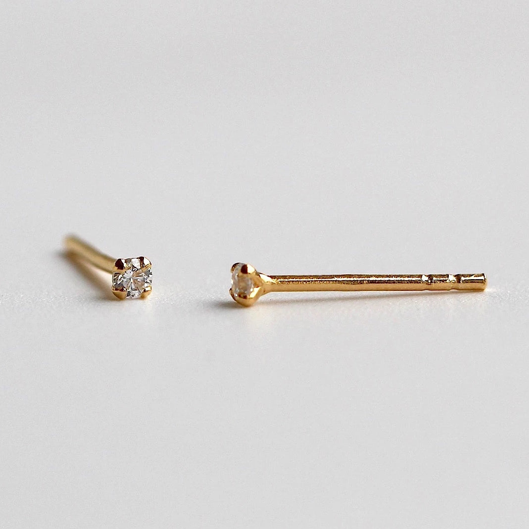 Sloane - Mini Pendientes Brillantes de 2mm