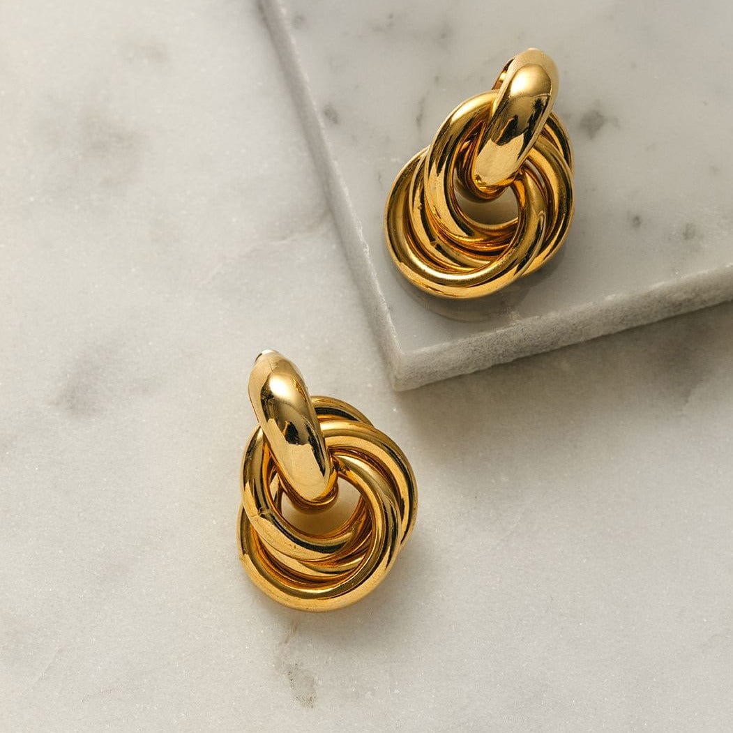Rania – Pendientes de Diseño Entretejido en Oro