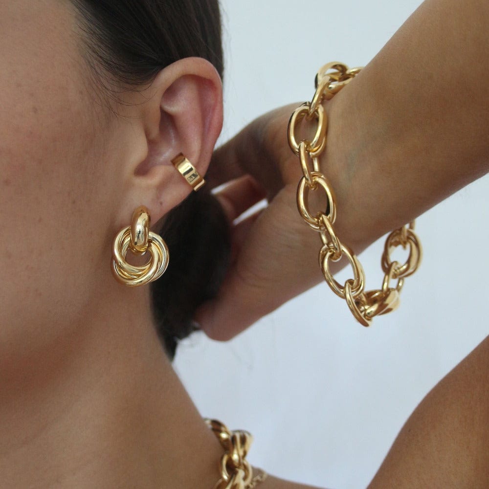 Rania – Pendientes de Diseño Entretejido en Oro