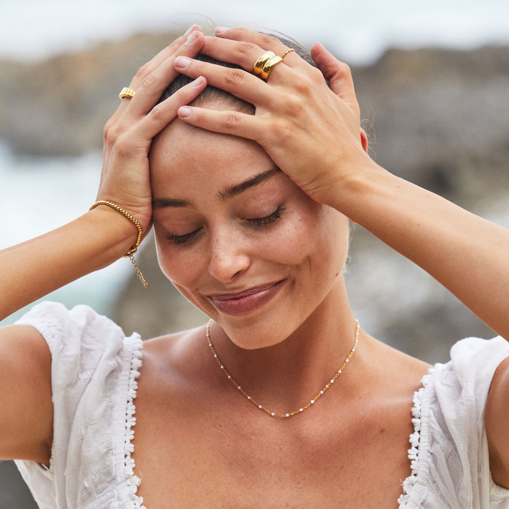 Isla – Collar con Perlas Blancas Emailladas